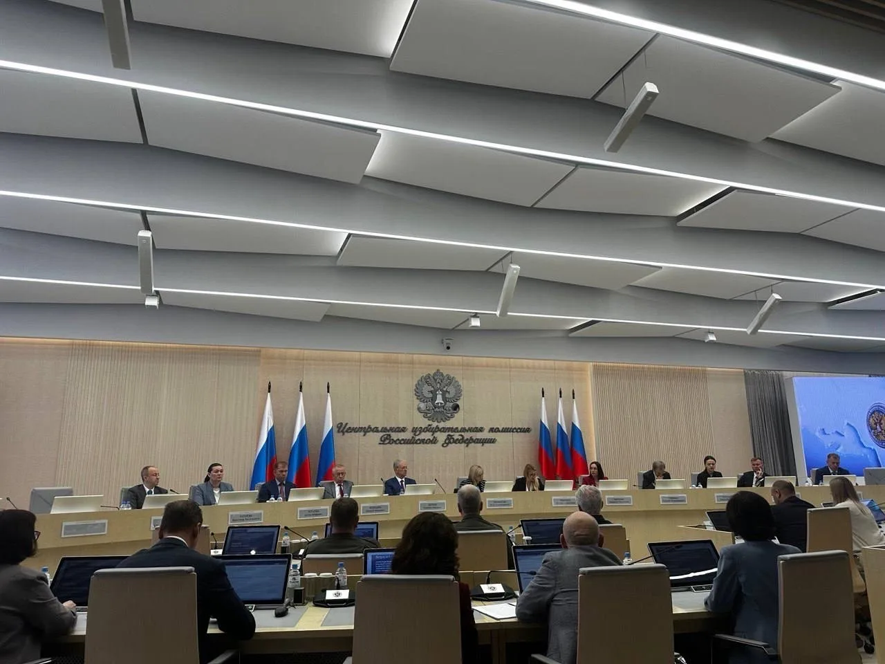 ОТЦЫ ИДУТ ВО ВЛАСТЬ

Сегодня ЦИК РФ зарегистрировал федеральный список партии «Родина» для участия в