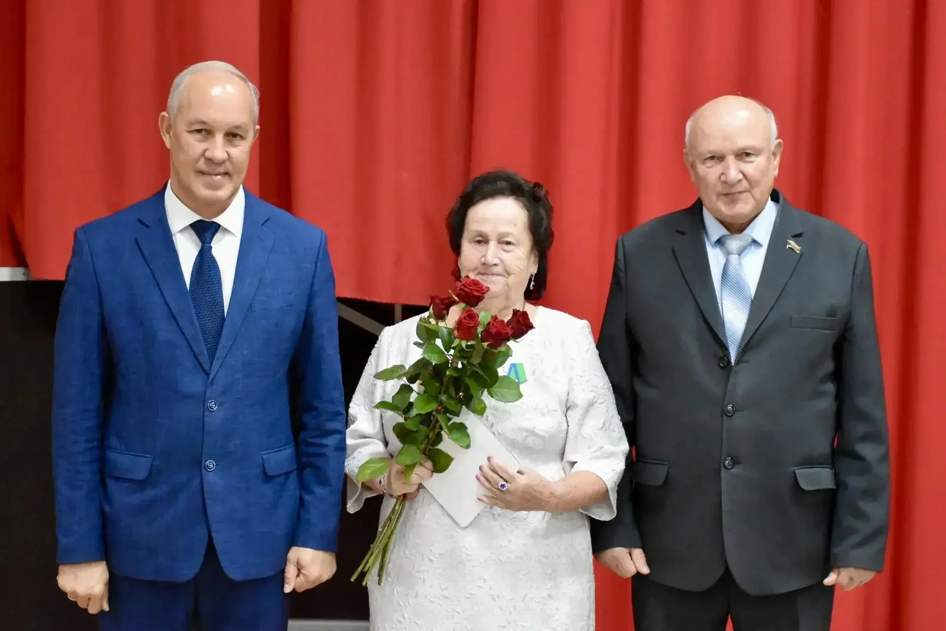 🎉 В Мостовском районе в Международный день пожилого человека чествовали земляков старш...