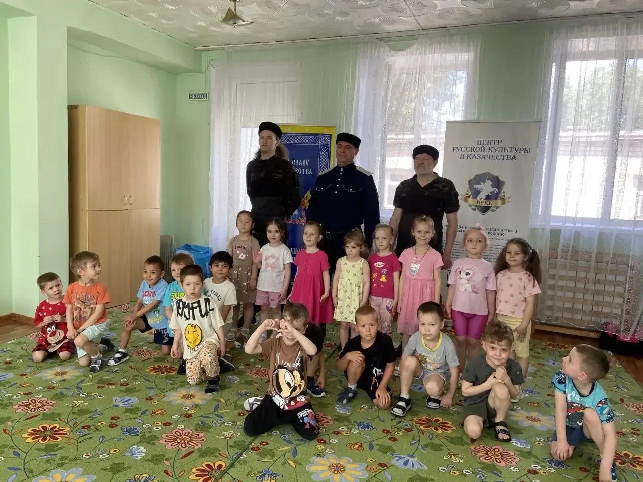 📜 В гостях у казаков! 🐎

Сегодня наш детский сад с дружеским визитом посетил атаман Атаманского ст