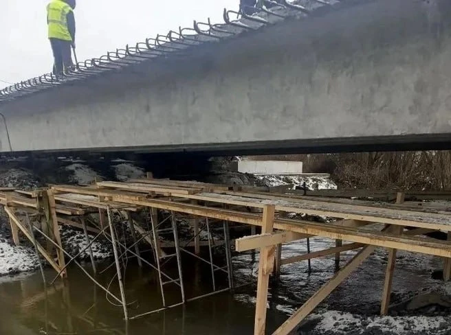 ❗️В Первоуральском районе 24 апреля полностью закроют движение на старом мосту через реку Черемшу.  