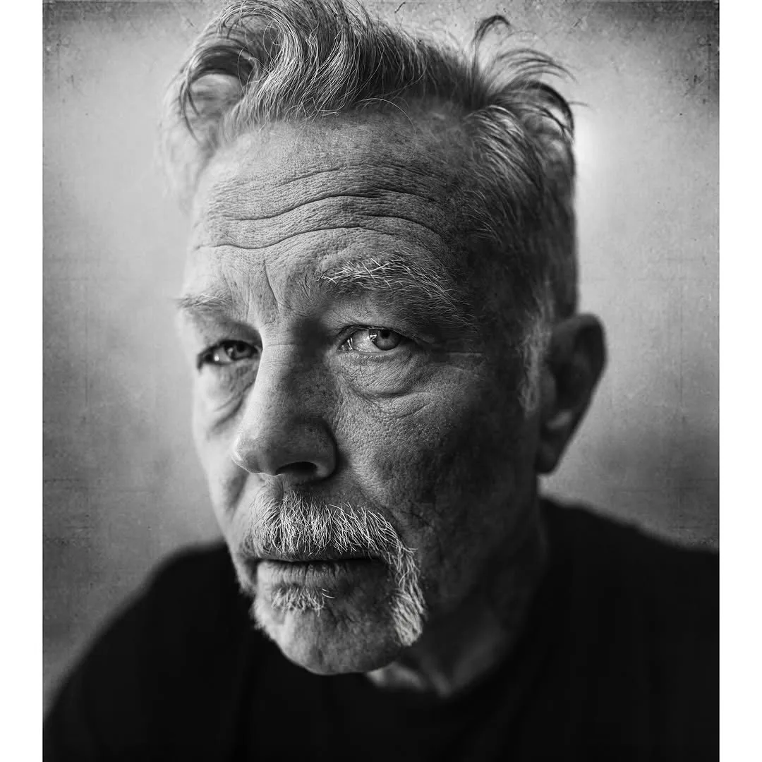 Люди постоянно спрашивают меня: «Как мне стать фотографом Metallica?»

Честный ответ... ты не подаёш