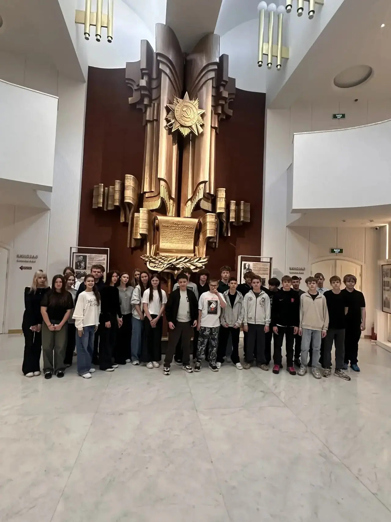 Вчера учащиеся 8Б, 8Г, 9А классов посетили музей-диораму «Курская битва. Белгородское направление». 
