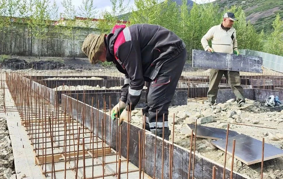✨🛠Специалисты подрядной организации "СМНП-3" ведут работу по устройству опалубки для б...