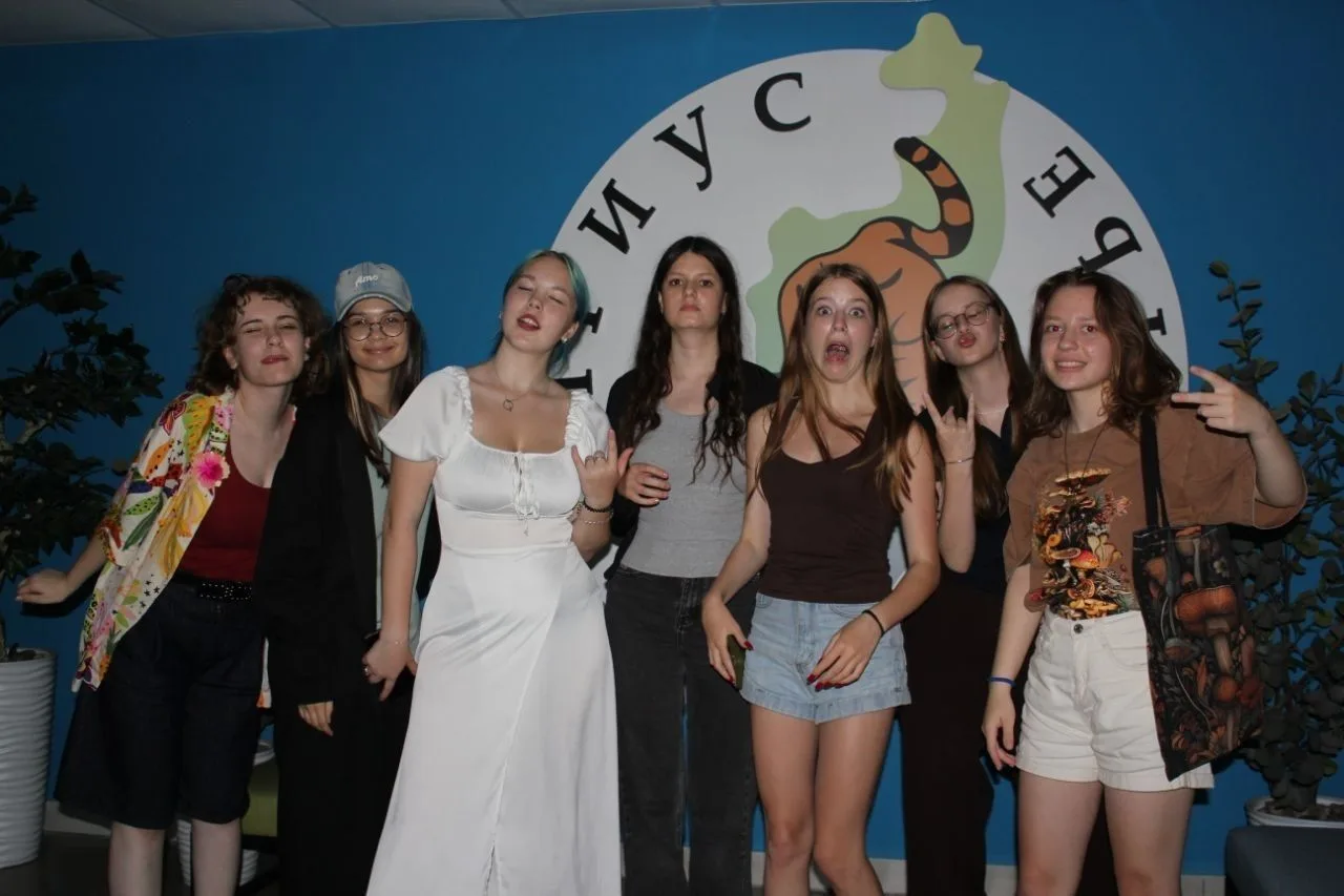 Дарья Потемкина из 10 "И" уже не первый год  занимается литературой с преподавателями и...
