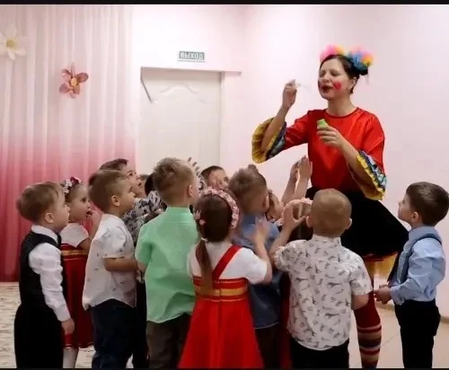 🌸Маленькие непоседы поздравляют с 8 Марта своих любимых бабушек и мам 🌸