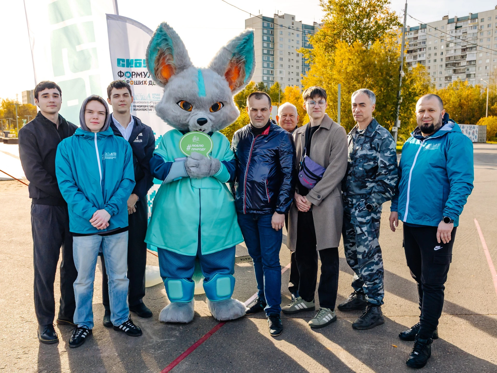 👍 Более 50 корпоративных волонтёров и неравнодушных жителей Нижневартовска вышли на бо...