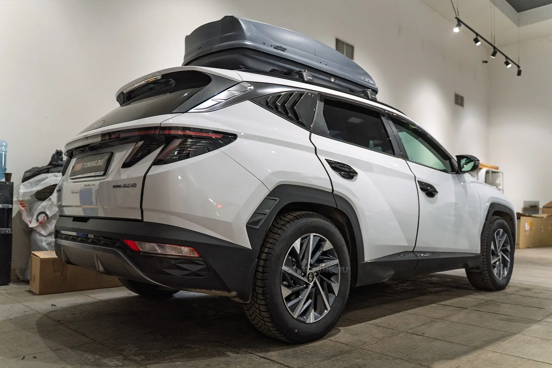 Установка электронных доводчиков в двери Hyundai Tucson