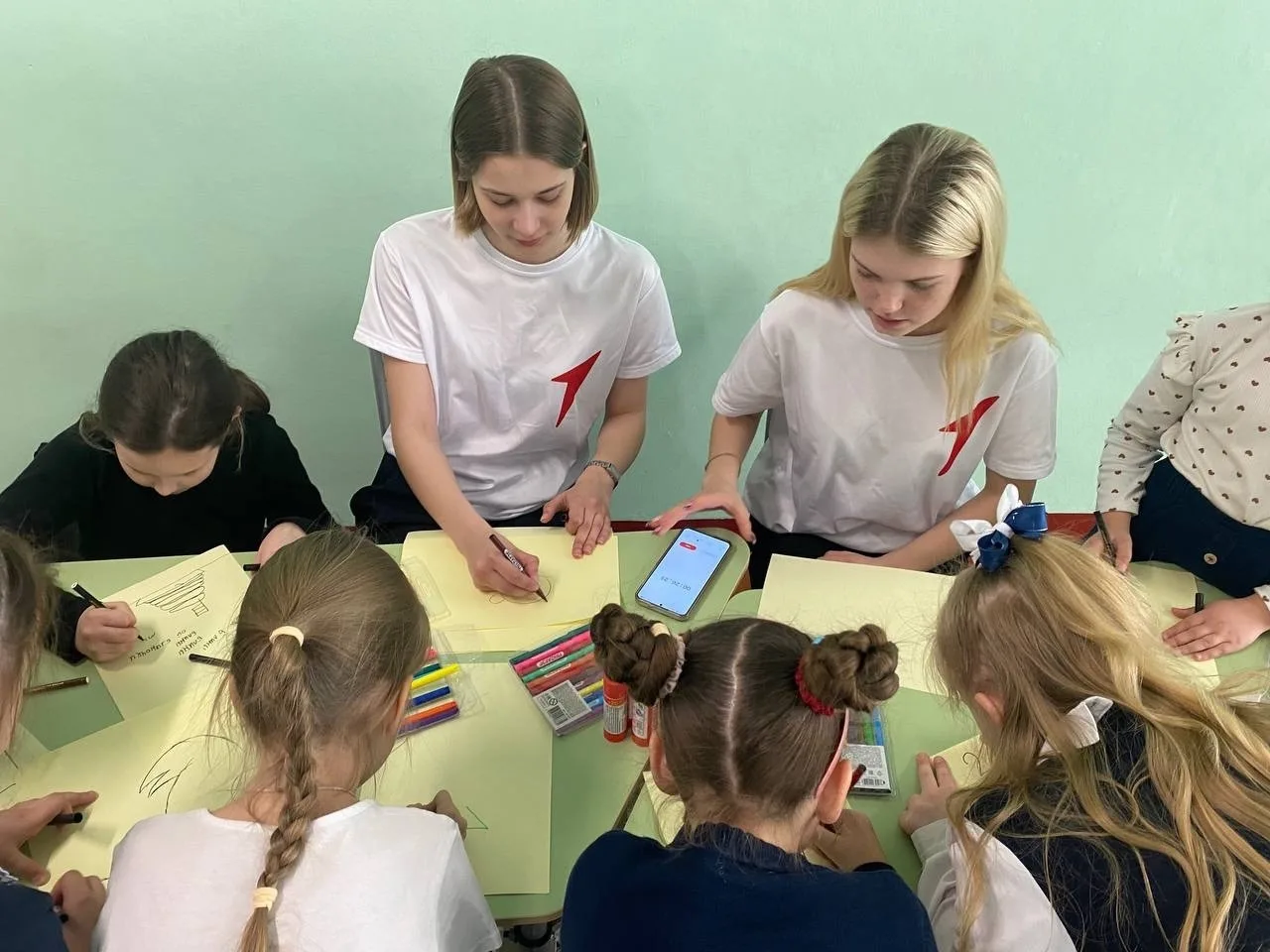 В нашей школе прошла акция «Белая ленточка» — время искренних разговоров о дружбе, уважении и настоя