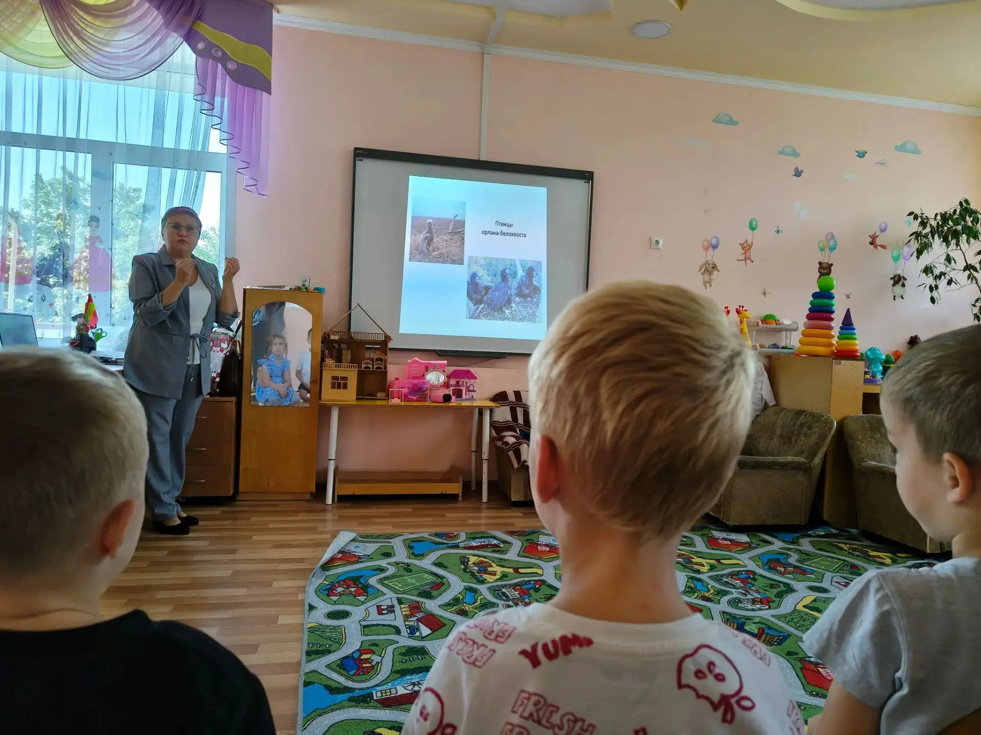 В гостях у средней группы была специалист 1 категории ГПКЗ "Долгая поляна" Марина Викто...