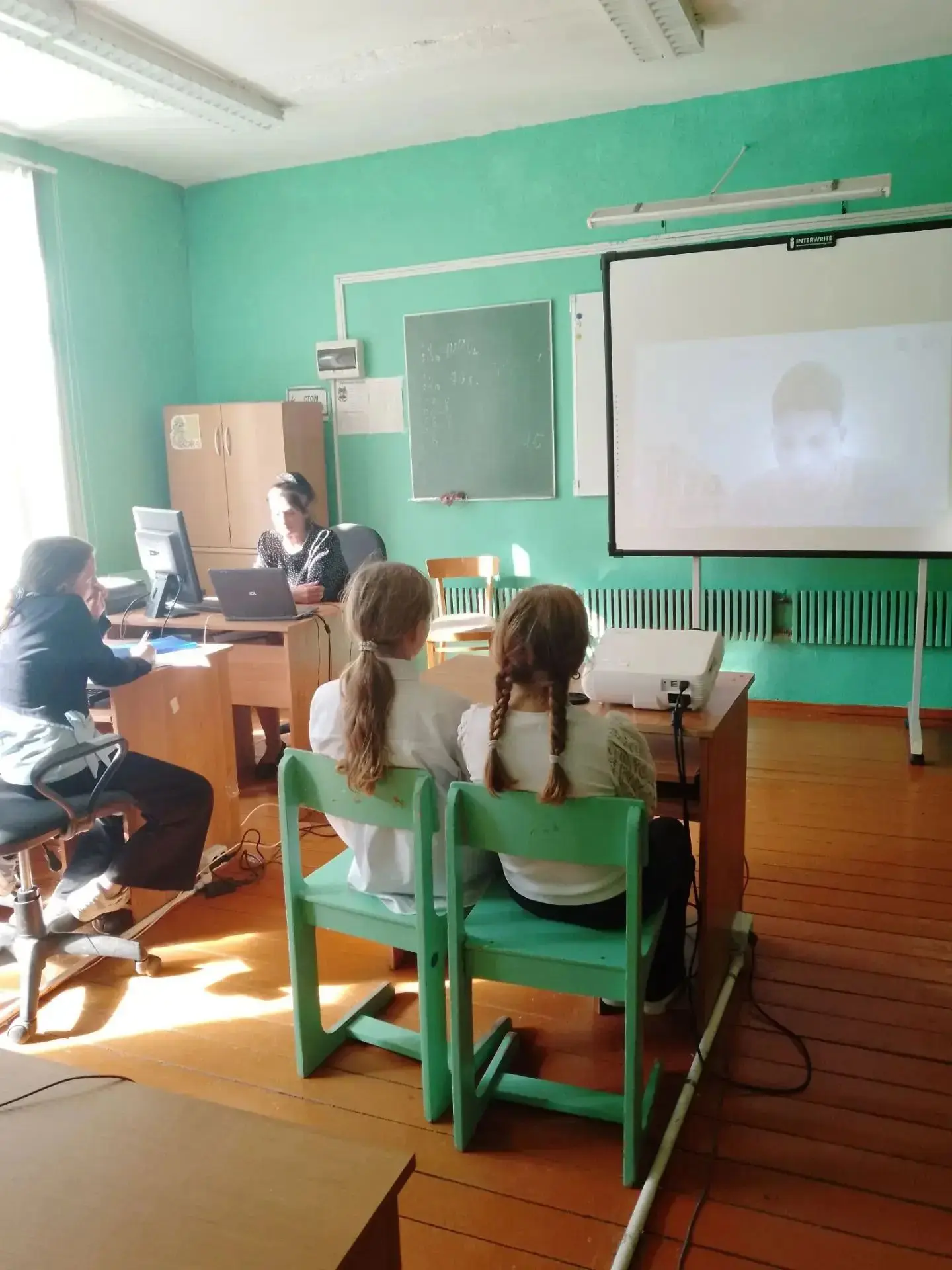 1октября, в МБОУ "Дивовская СОШ" в рамках цикла внеурочных занятий "Россия мои горизонт...