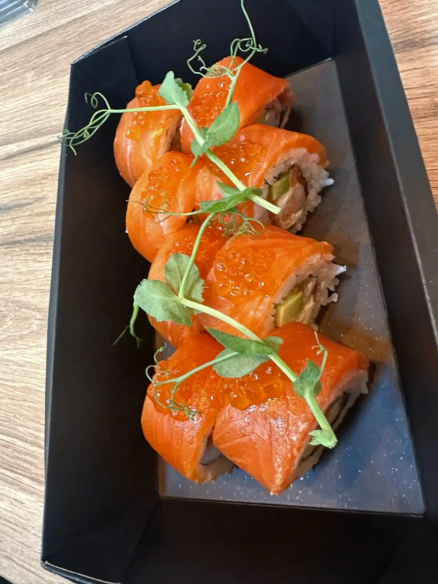Какая же сочная начинка — просто слюнки текут! 😋

Жми 🔥 под фото — давай закрутим классную интригу