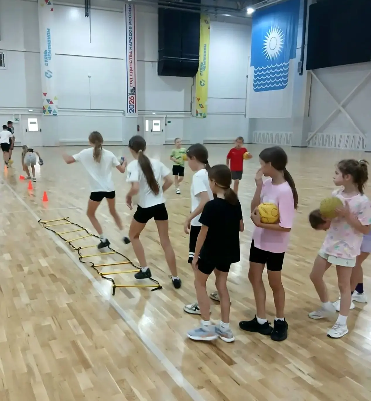 Лето — время больших побед! 🤾‍♂️

Пока многие наслаждаются отдыхом, наши гандболисты выбирают интен