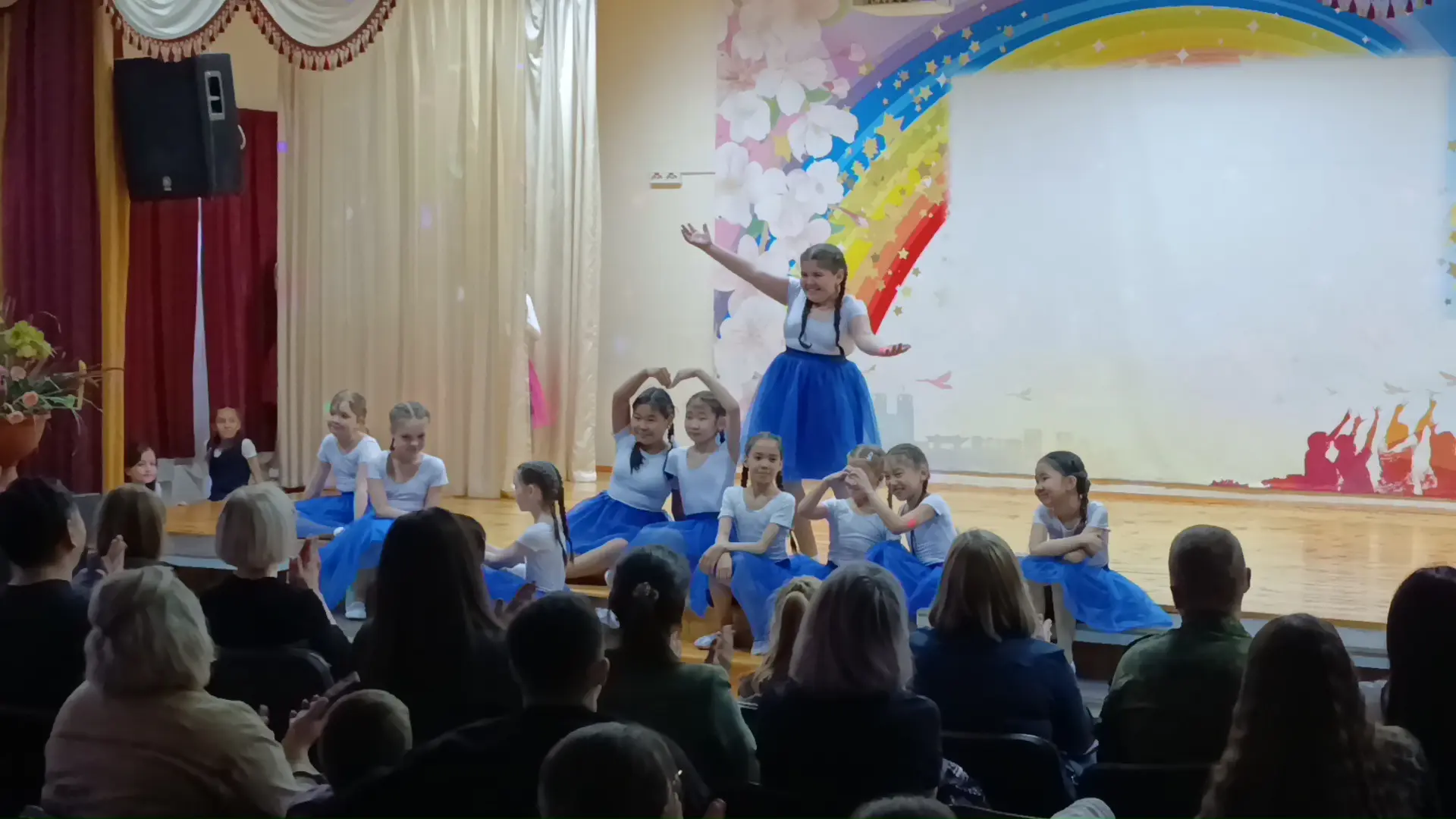 ✨ Отчётный концерт хореографического коллектива «6+5» прошёл в нашей школе — и это было замечательно