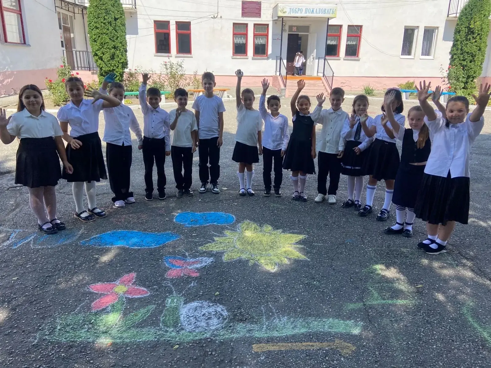 🎨🌈✋В 3 «А» классе под руководством классного руководителя Жуковой А.Х. прошёл конкурс рисунков на 