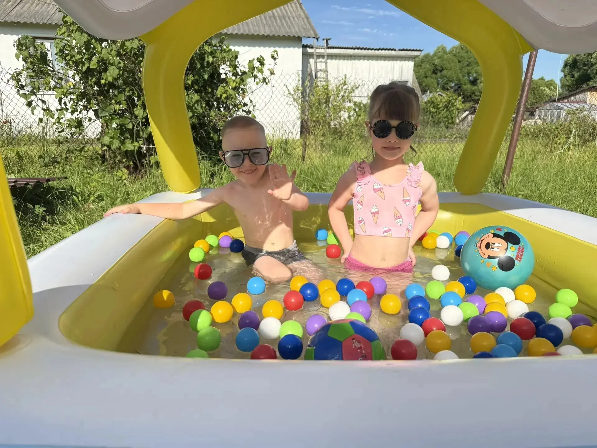 1️⃣ июля - День солнцезащитных очков
                                                               