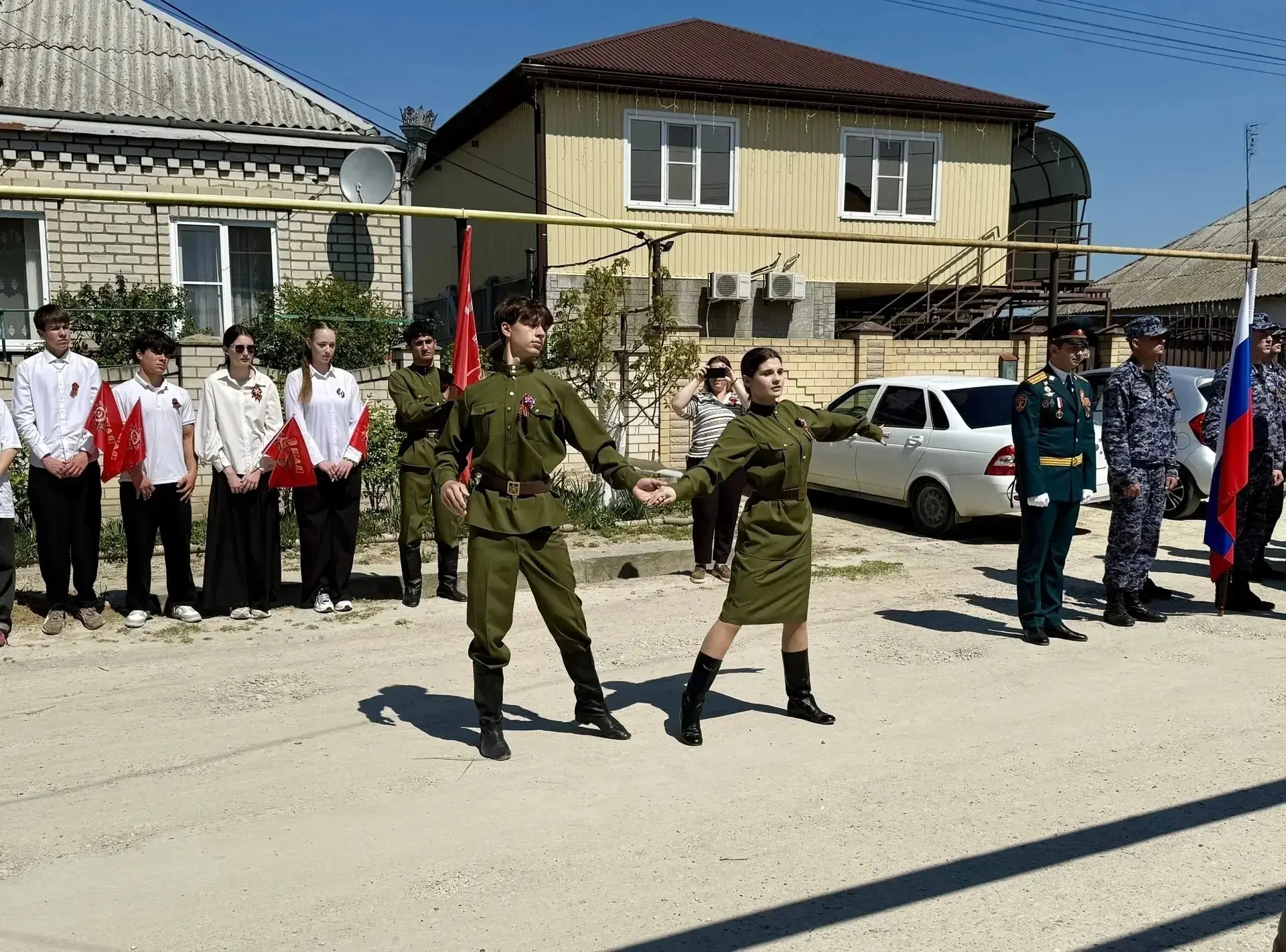 ⭐ Спасибо за Победу! В Тамани состоялся парад у дома ветерана Валентины Пересады  В День Победы во д