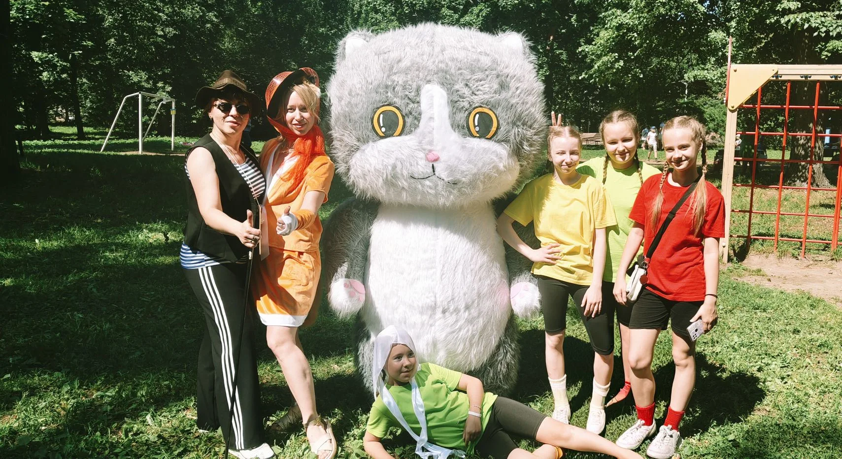 Прогулка по "Мультиграду"🦄

Сегодня в рамках Дня России и Дня города Шуи в детском парке прошёл зам