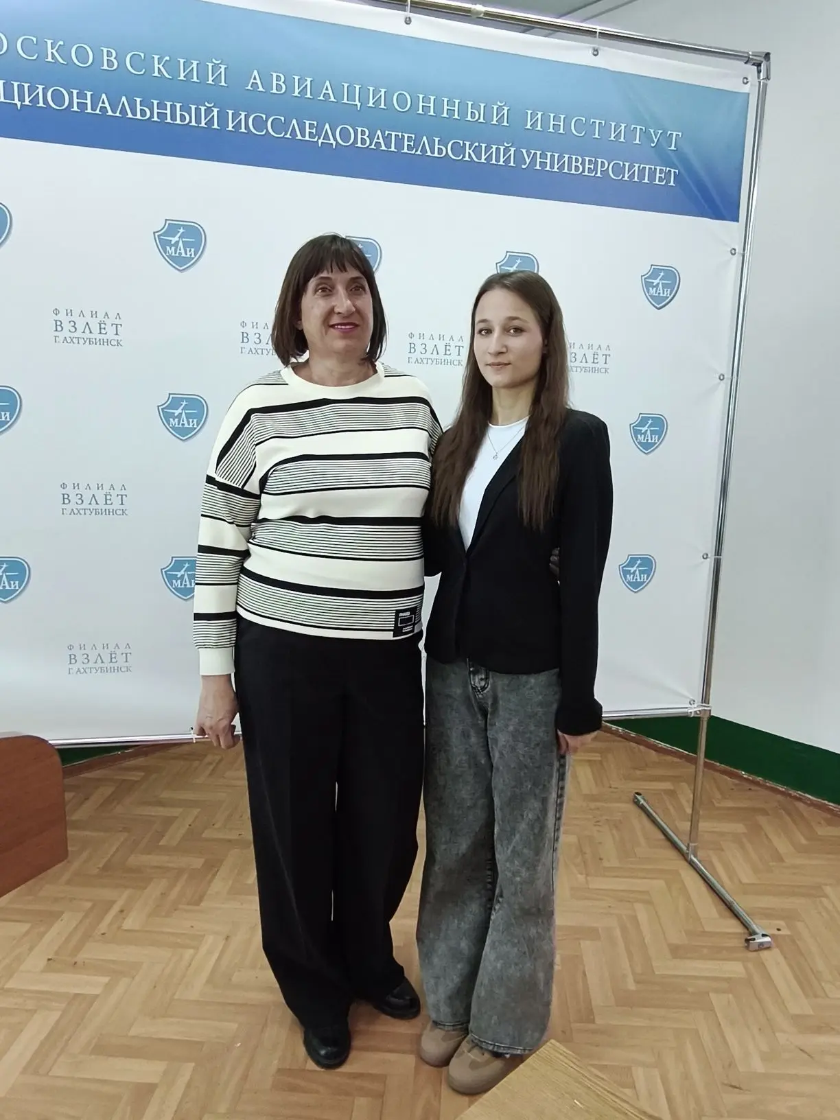 💡 «Юный физик»: физика в действии!
Хочешь не просто учить физику, а понимать её и применять на прак
