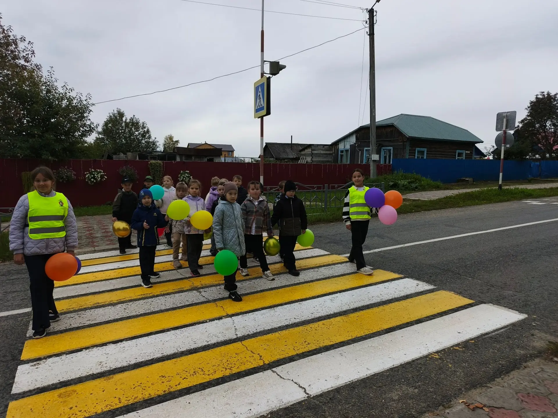 Не просто теория, а практика! 🚸Сегодня ребята 1 класса вышли на «охоту» за знаниями! И...