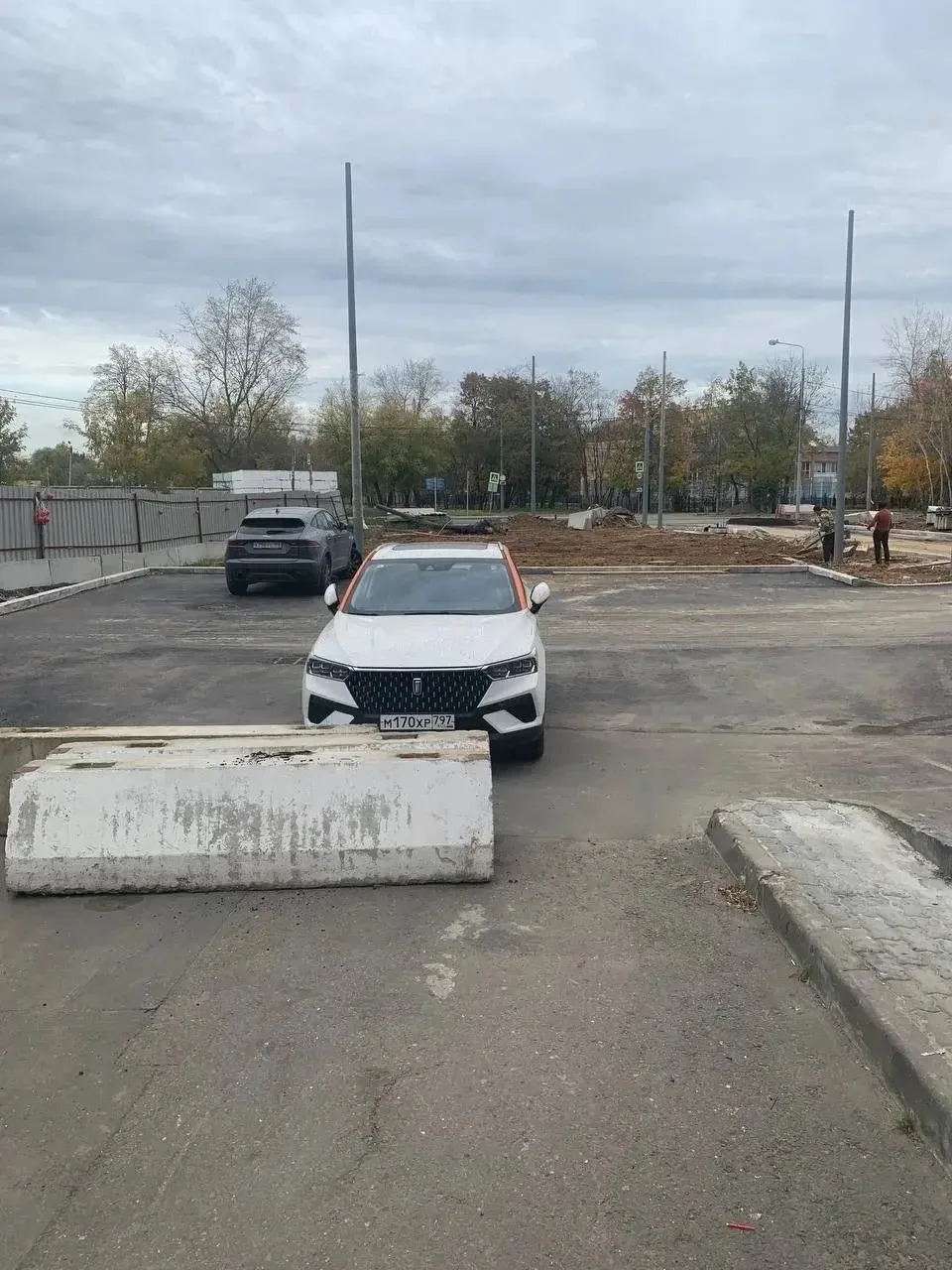 🚧 В ЖК Царицыно приостановили работы по строительству нового заезда со стороны колледж...