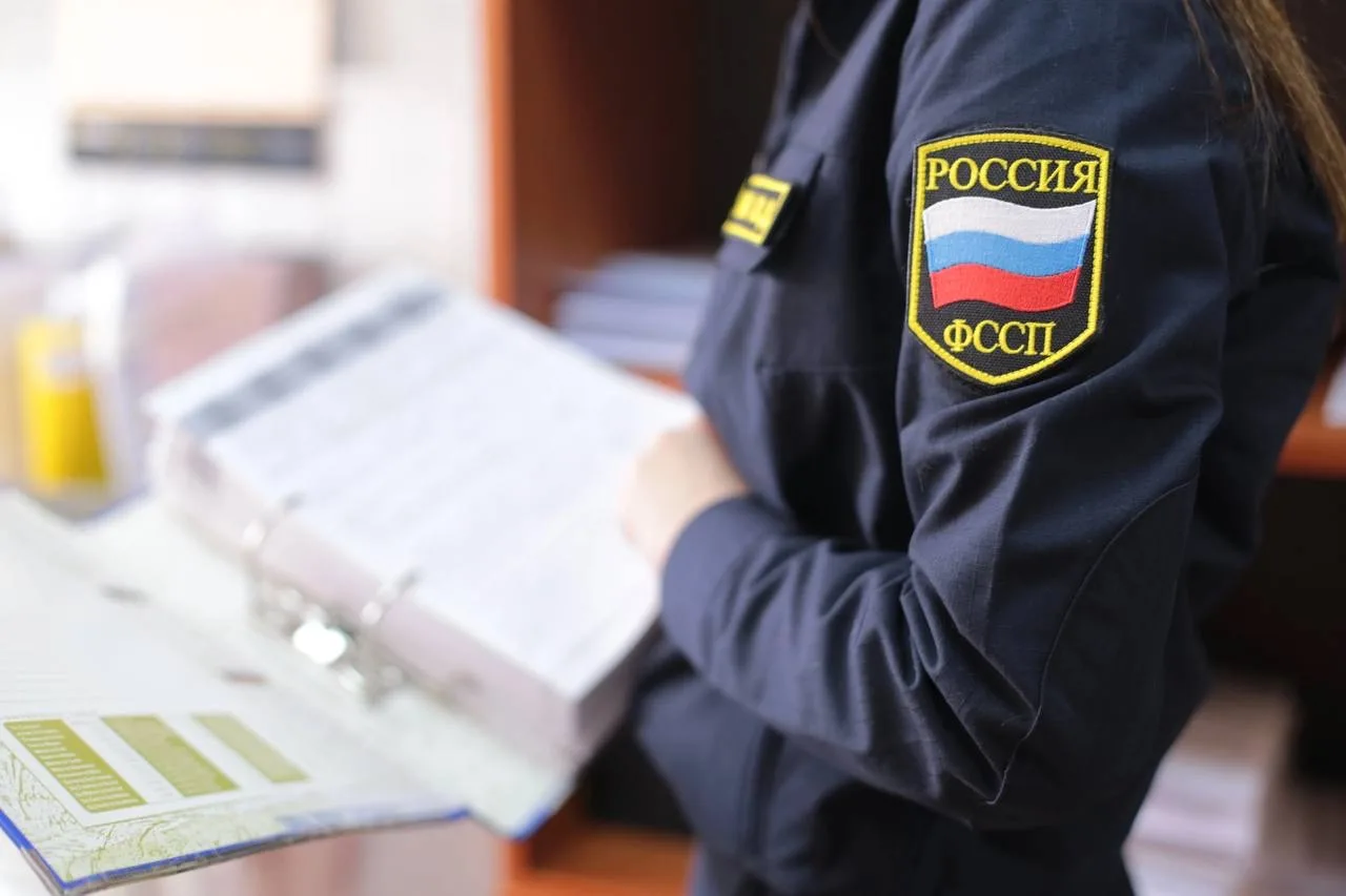 За право выезда из страны женщина погасила долги по кредитам.
👮В отделении судебных приставов по Та
