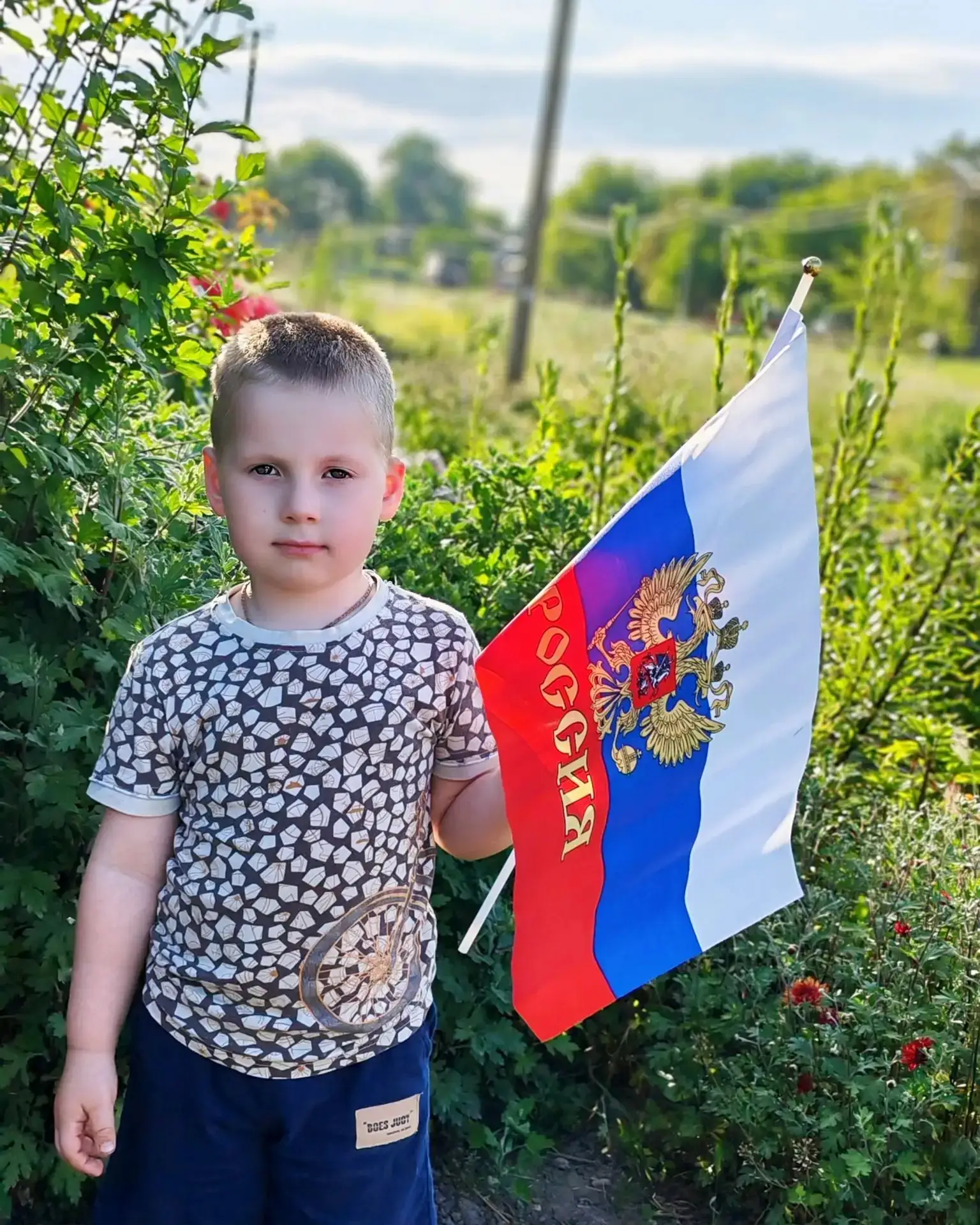 Сегодня  12 июня каждый наш маленький воспитанник стал главным героем праздничного дня. Ребята  взял