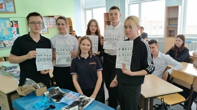 Стоящие на пороге выбора своего будущего пути, ребята с интересом послушали историю нашей выпускницы