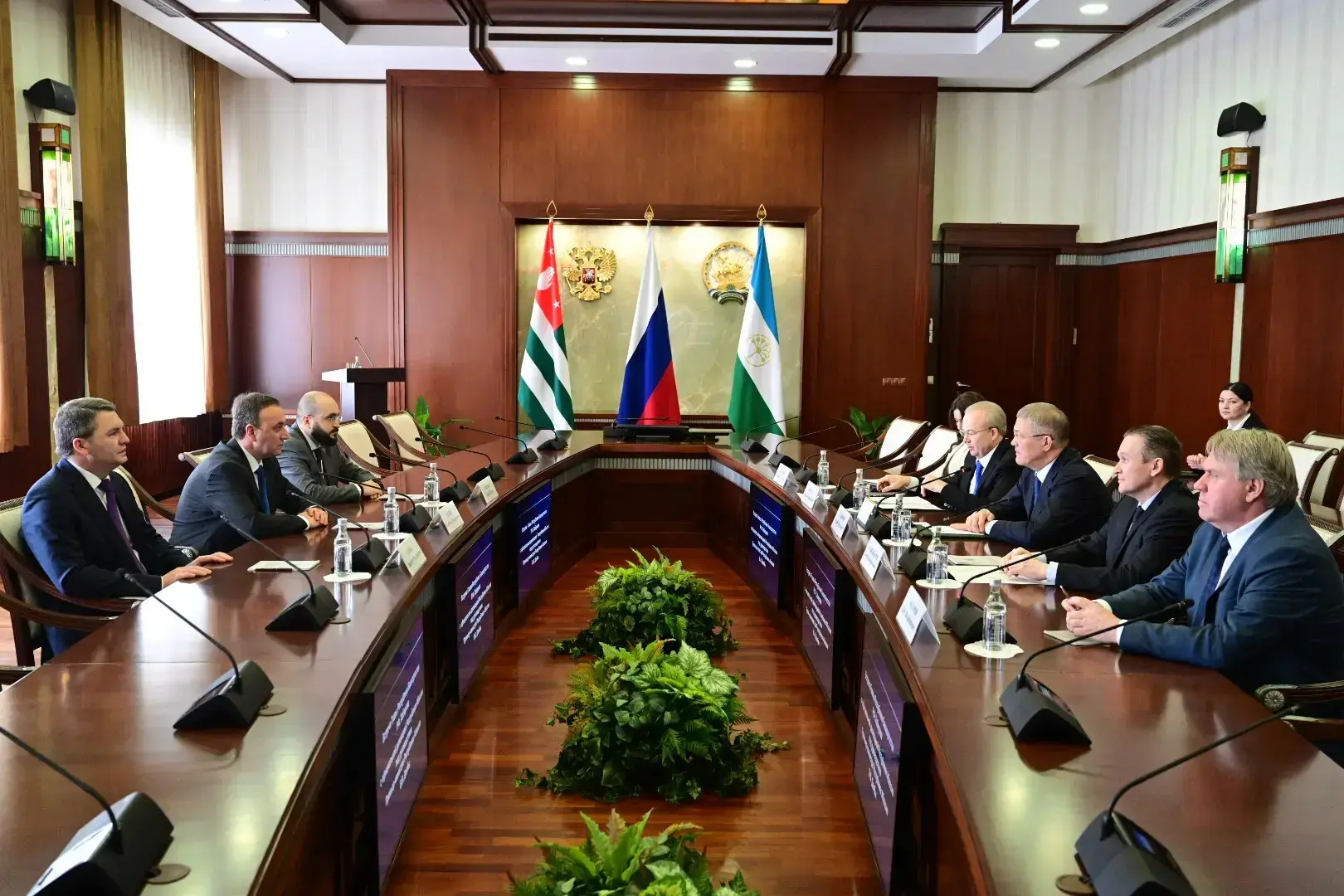 В Башкортостане работает делегация Республики Абхазия во главе с Премьер-министром Владимиром Валерь