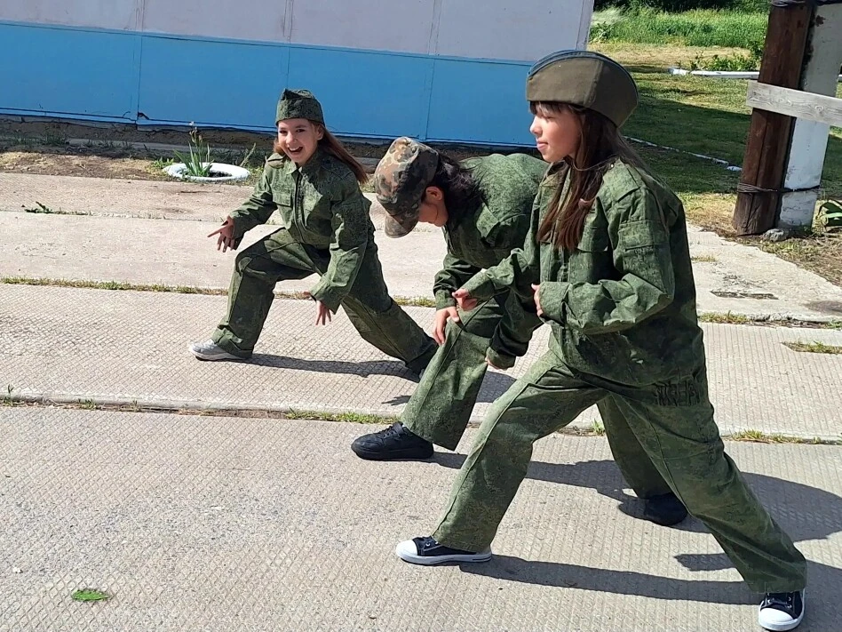 В Сланцерудниковском СДК прошло спортивное мероприятие «Юные пограничники». 💪