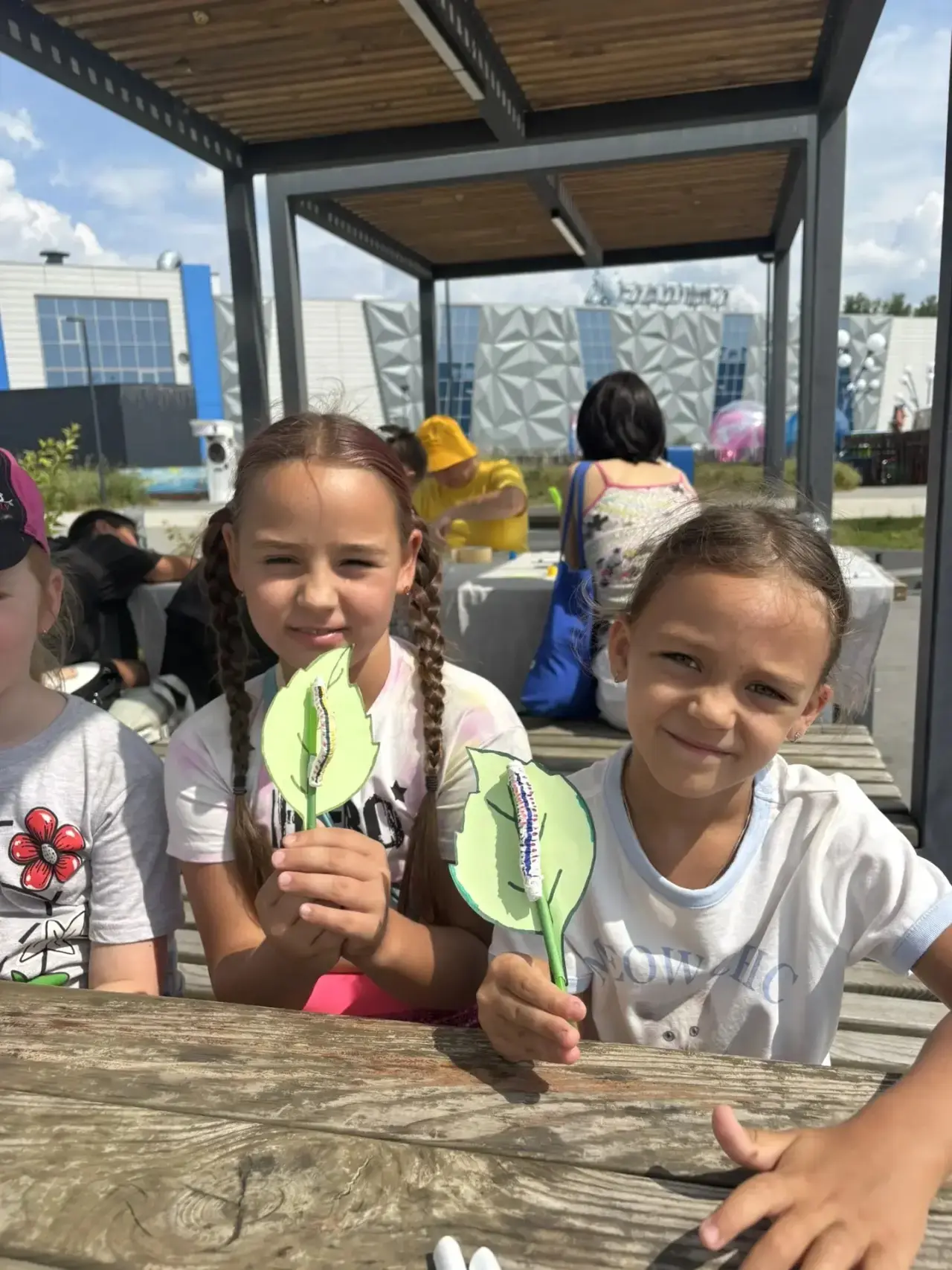 Яркое лето продолжается! 🐛☀️

Сегодня в рамках работы летней площадки Дома культуры п. Металлплощад