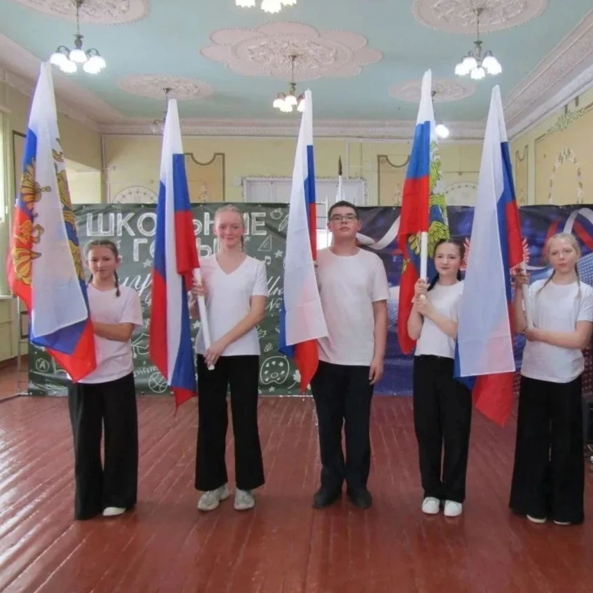 🇷🇺 Поднять Флаг! Три цвета — одна страна!