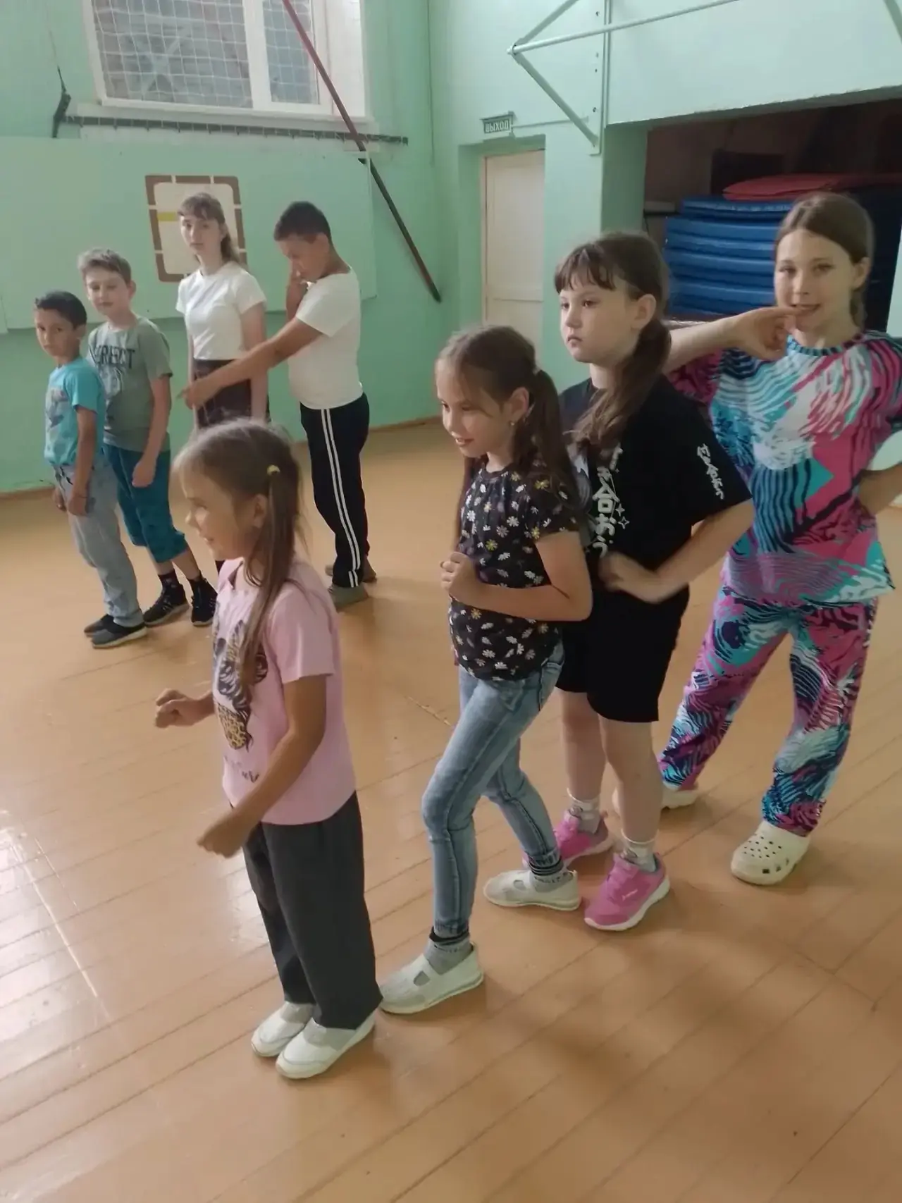 15июня в оздоровительном лагере "Мечта" был "Днём здоровья". День начался с задорной утренней зарядк