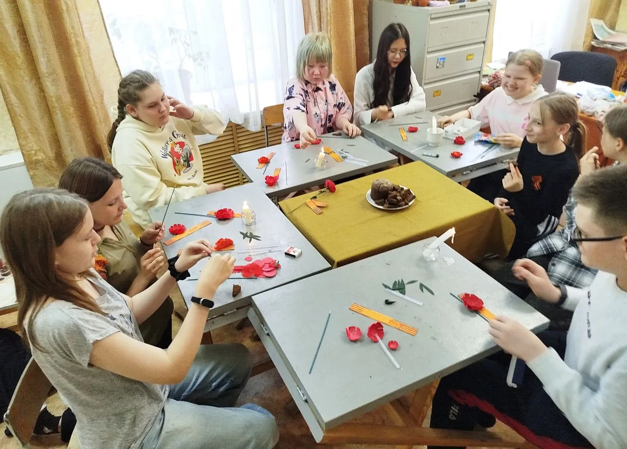 Чтобы помнили. Юные художники ДШИ №1 приняли участие в акции «Символы Победы»  Накануне праздника Ве