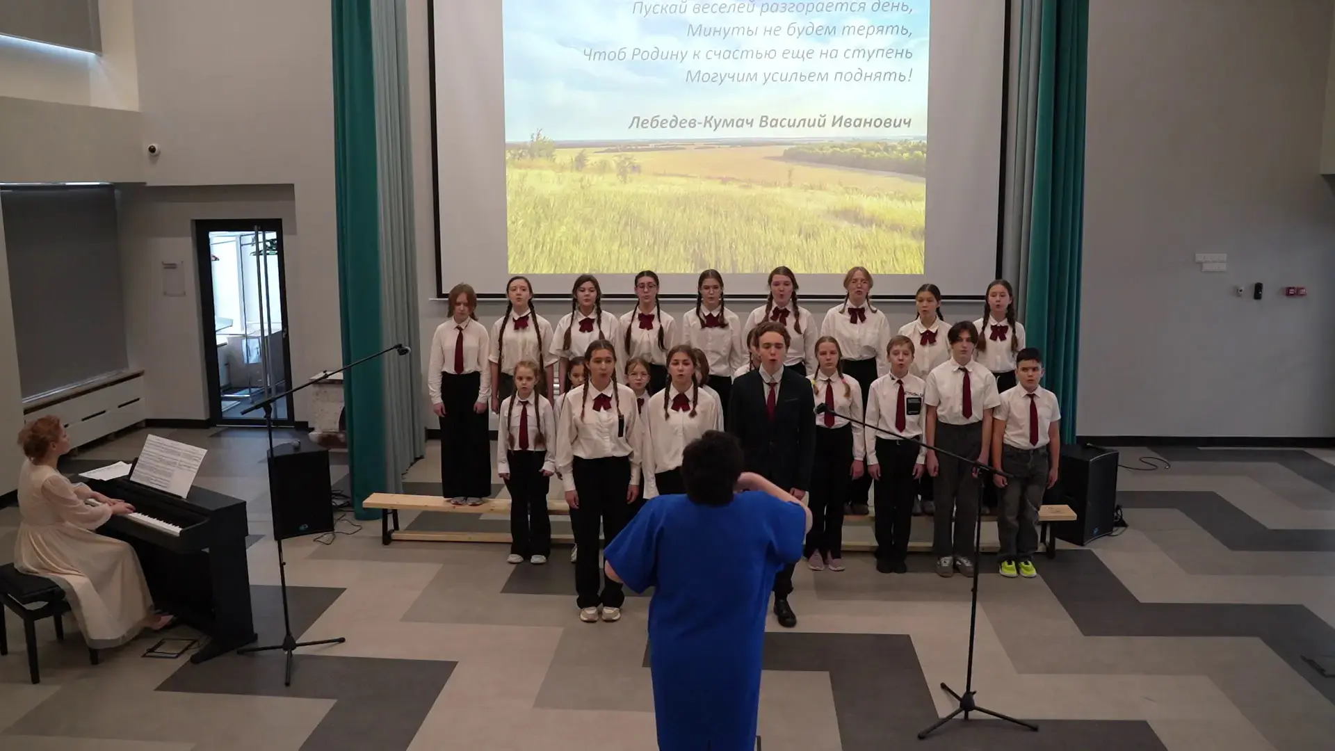 🎶 🏆 Школьный хор «Вдохновение» — дипломант престижного городского конкурса!   👏🎵 Наш хор «Вдохновени