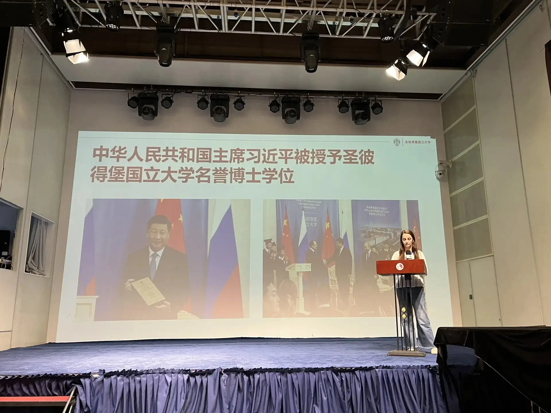 📸 Вот и первые кадры с первого дня передвижной образовательной выставки, которая прошл...