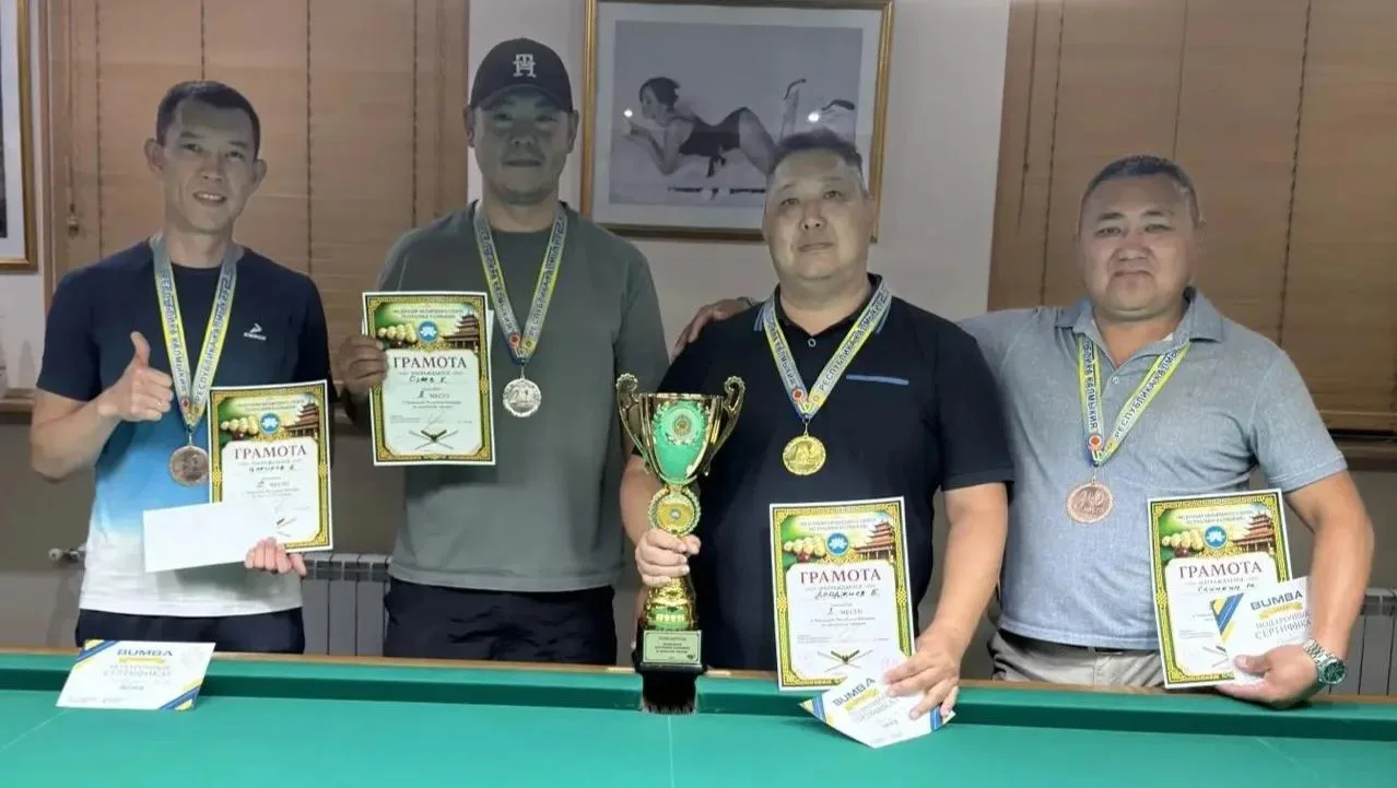 В Элисте названы имена сильнейших игроков республики по русскому бильярду