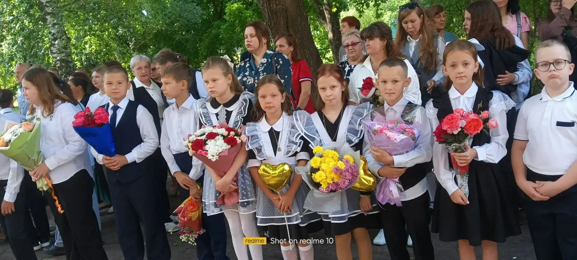 Торжественная линейка, посвященная Дню знаний, прошла в МОУ СОШ с. Свищёвка имени П.И. ...