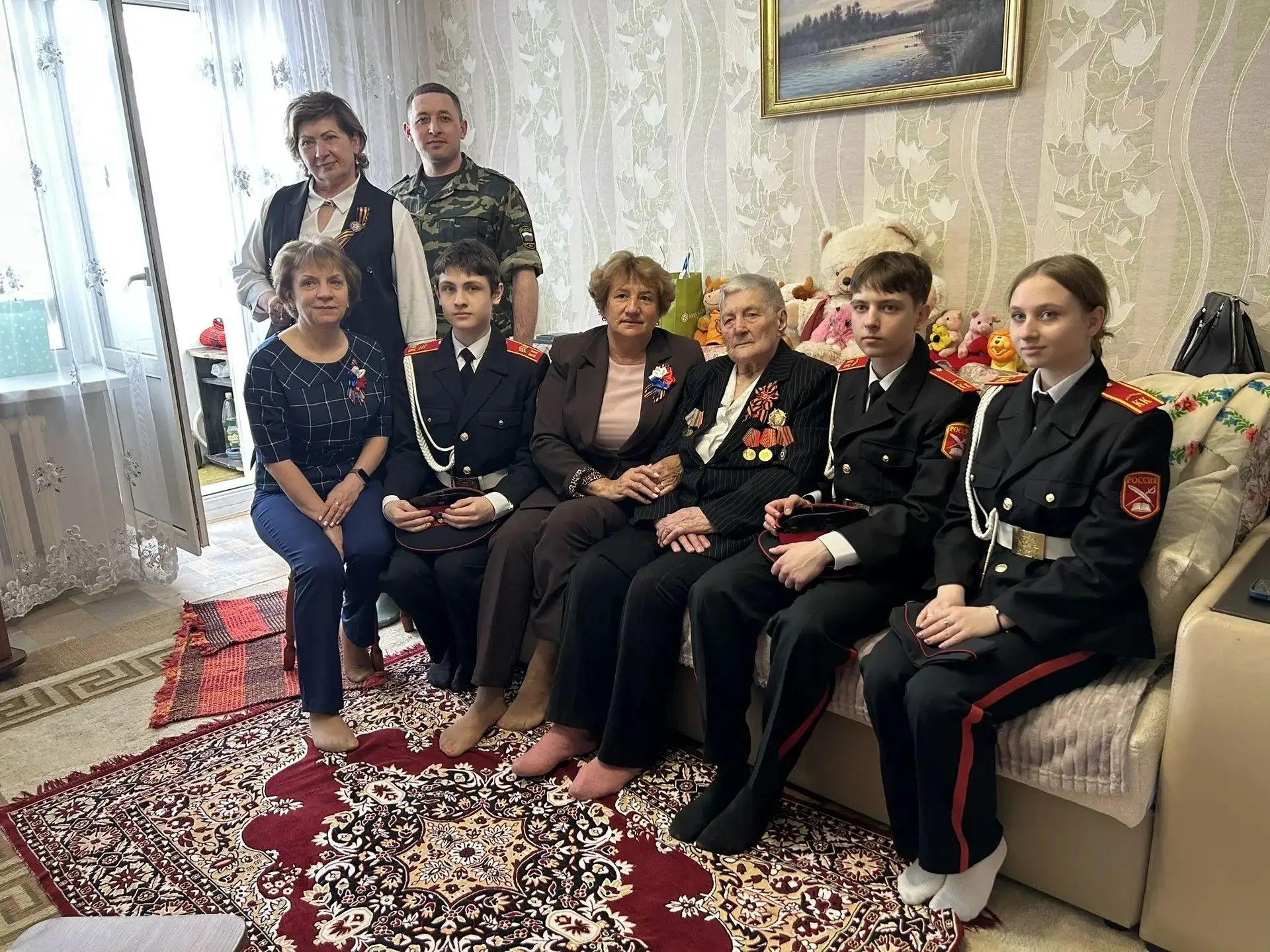 🎖 Ветераны — наша гордость, сила и почет! В преддверии великого праздника Победы кадеты нашей школы 