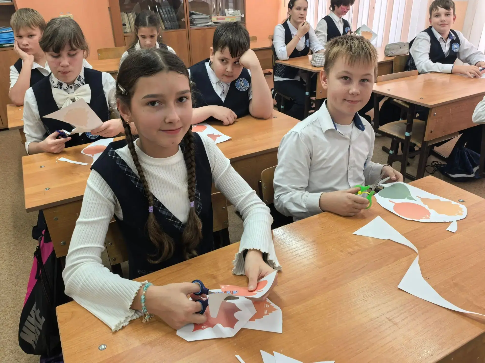 Рассказываем, как прошла акция "Букет добрых слов" для наших учителей! 🌼🍂