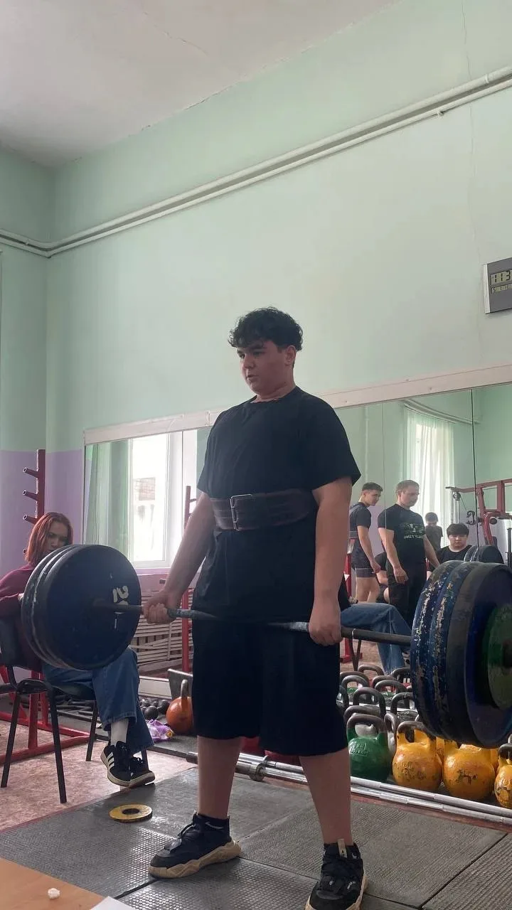 Соревнования по пауэрлифтингу в спортивной школе  18 апреля в спортивной школе «Виктория» г. Тихорец