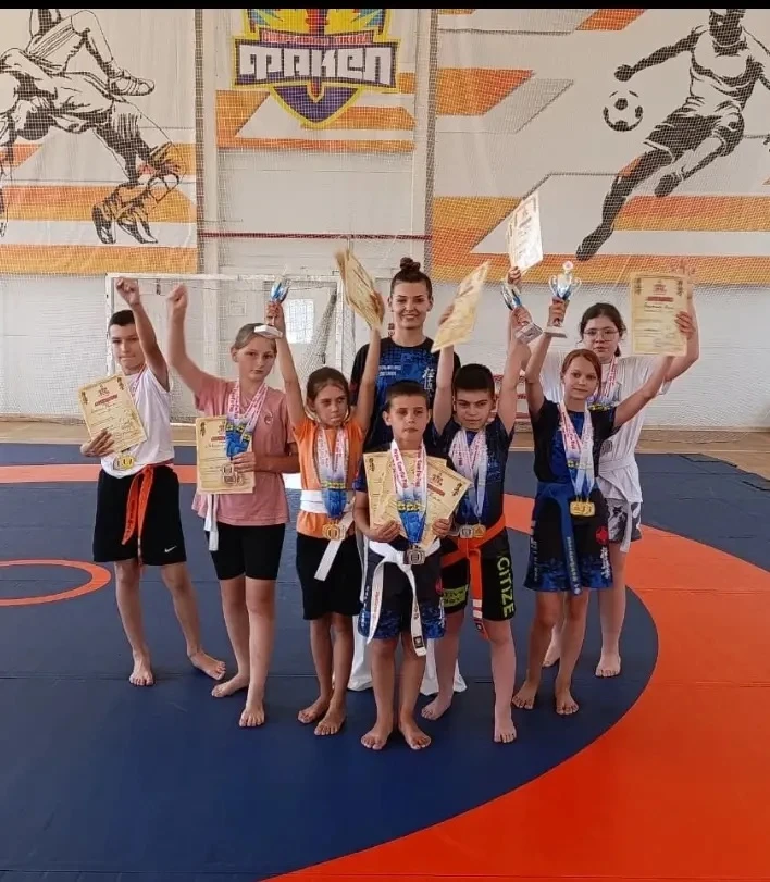 В СШ «ФАКЕЛ» ПРОШЛИ «ИГРЫ СИН-ГИ-ТАЙ»: ТУРНИР СИЛЫ, СКОРОСТИ И ДУХА 🥋🏆

12 июля в спортивном компл
