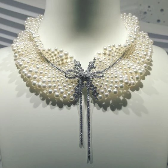 🌊 Коллекция Mikimoto Pearl Necklace — классика, где идеально подобранные жемчужины ложатся у горла 