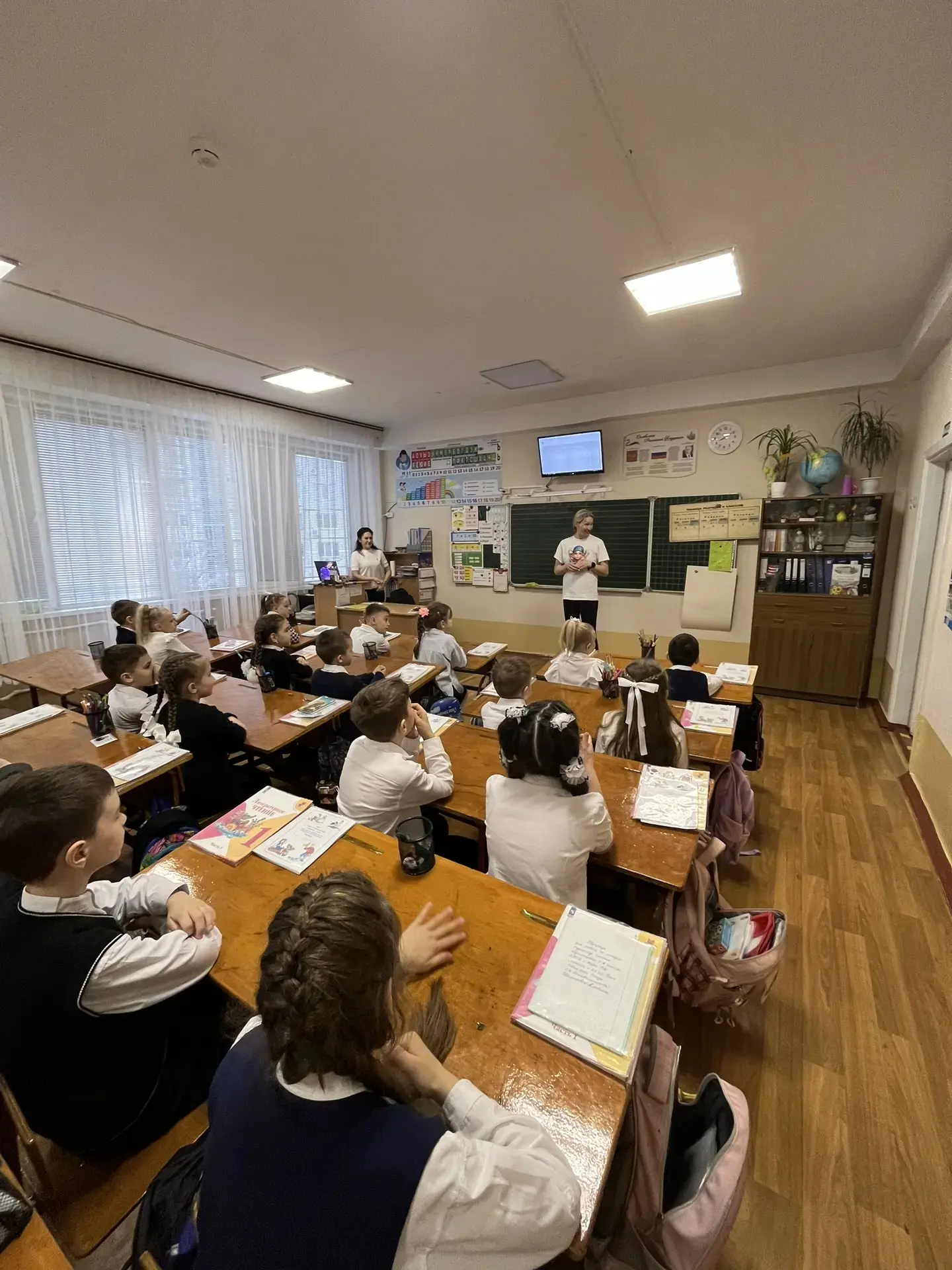 🏊 Школа отметила День здоровья увлекательным мастер-классом по плаванию!  Опытом и секретами мастерс
