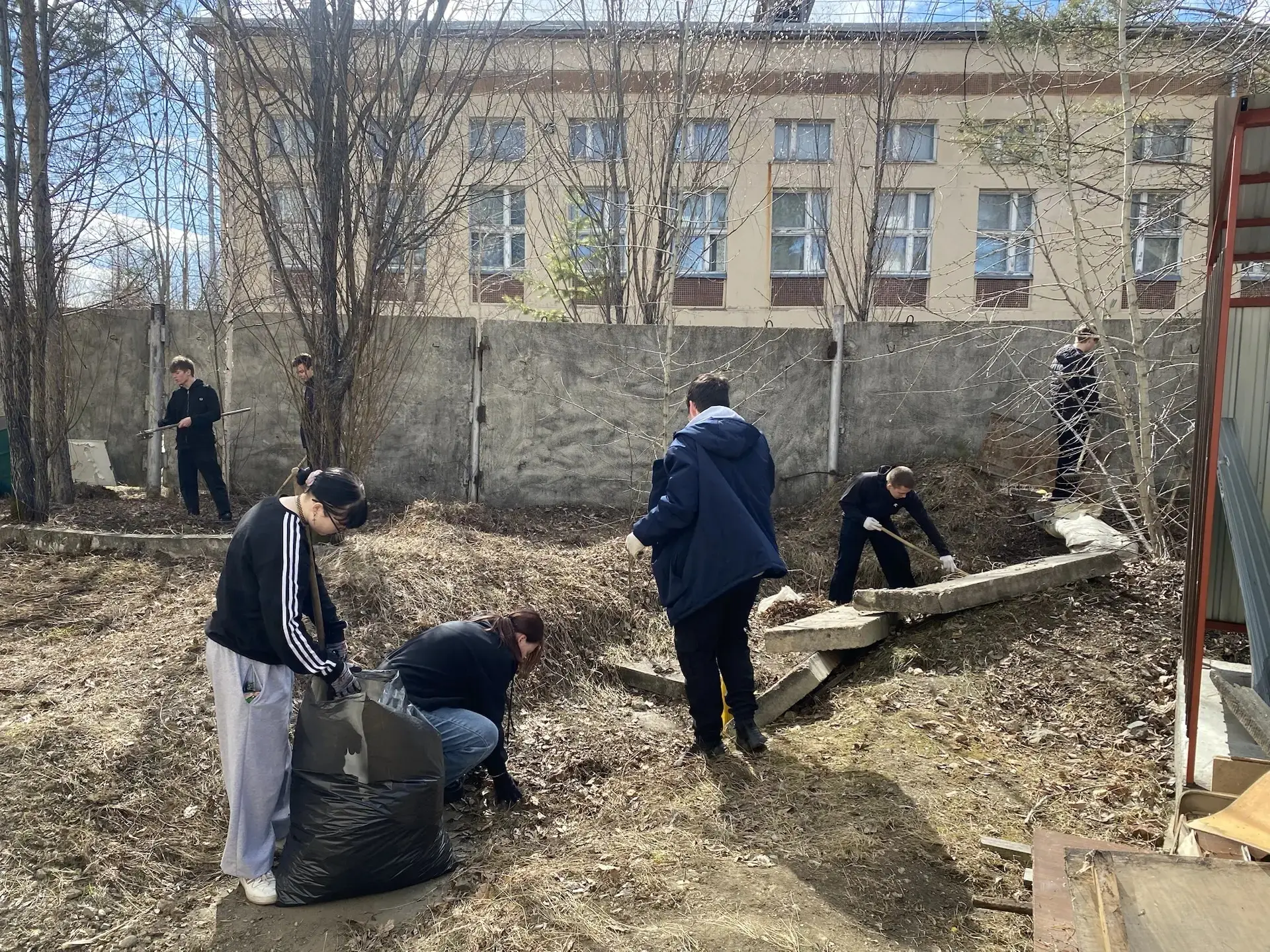 С 4 по 7 мая 2026 года в городе прошёл общегородской субботник, в котором Байкало-Амурский институт 