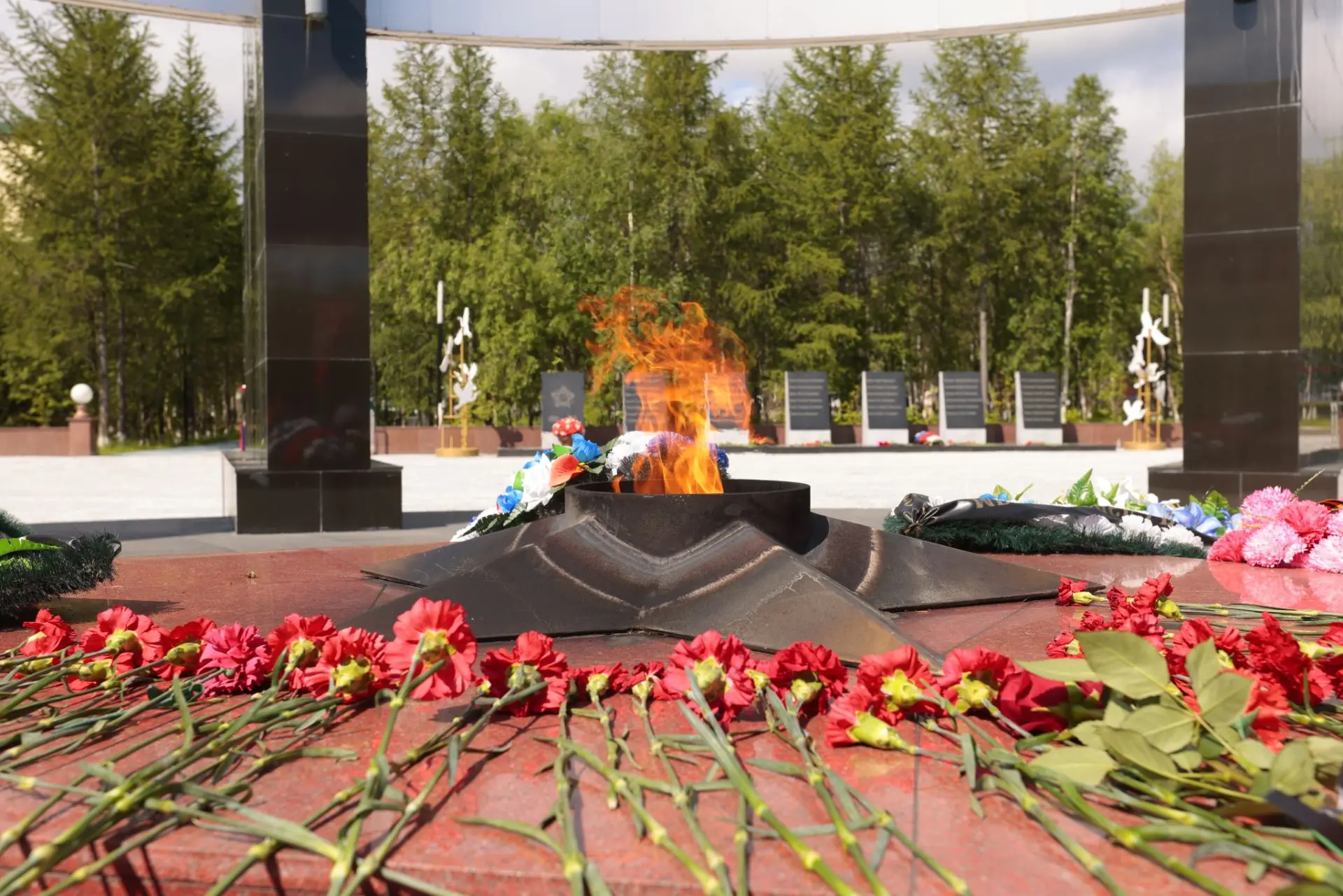🕯️ День памяти и скорби

85 лет назад, 22 июня 1941 года, началась Великая Отечественная война.

Эт