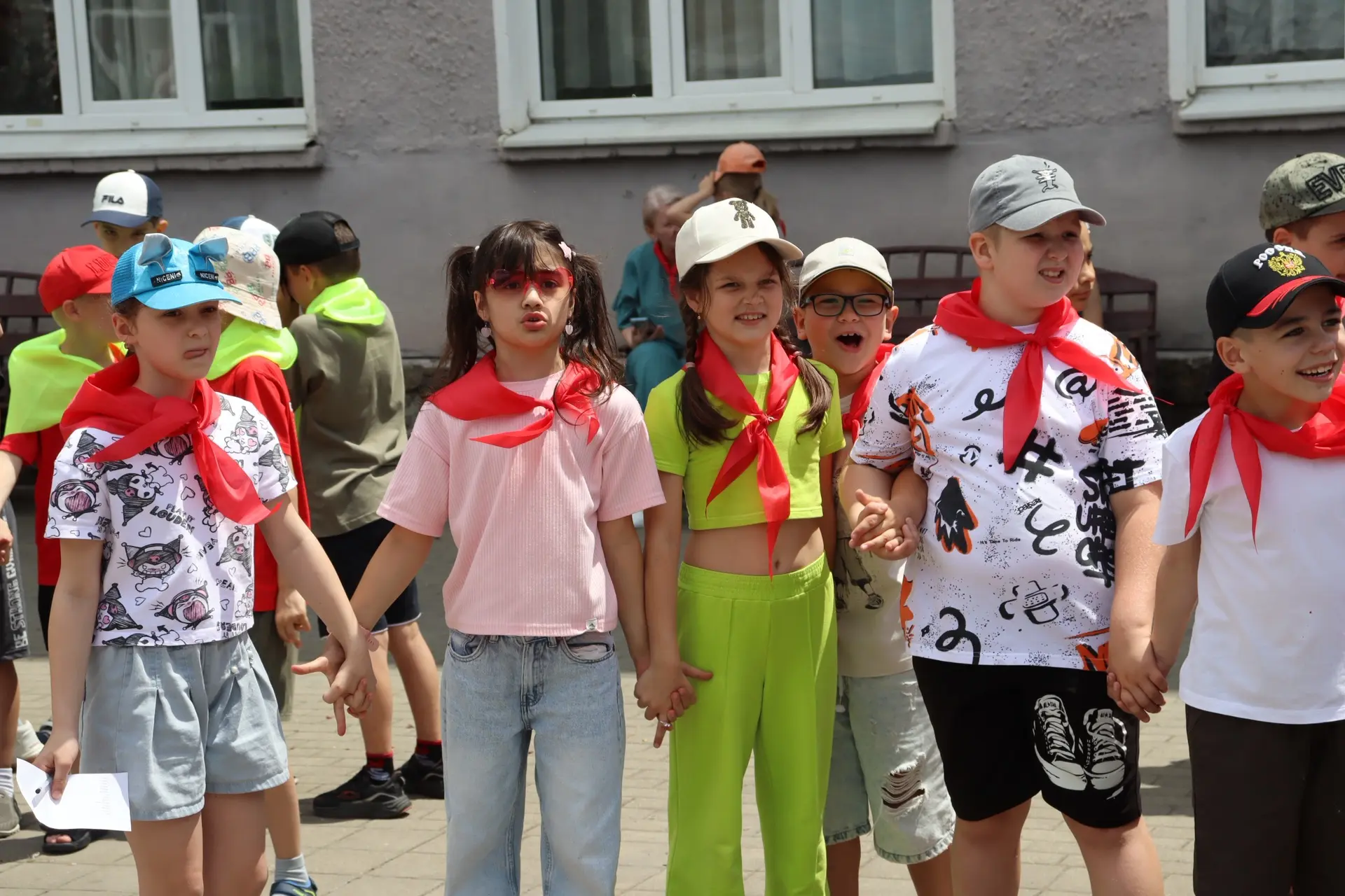 В поисках животных: как наши вожатые превратили лагерь в настоящий заповедник! 🐾

Лагерная смена — 