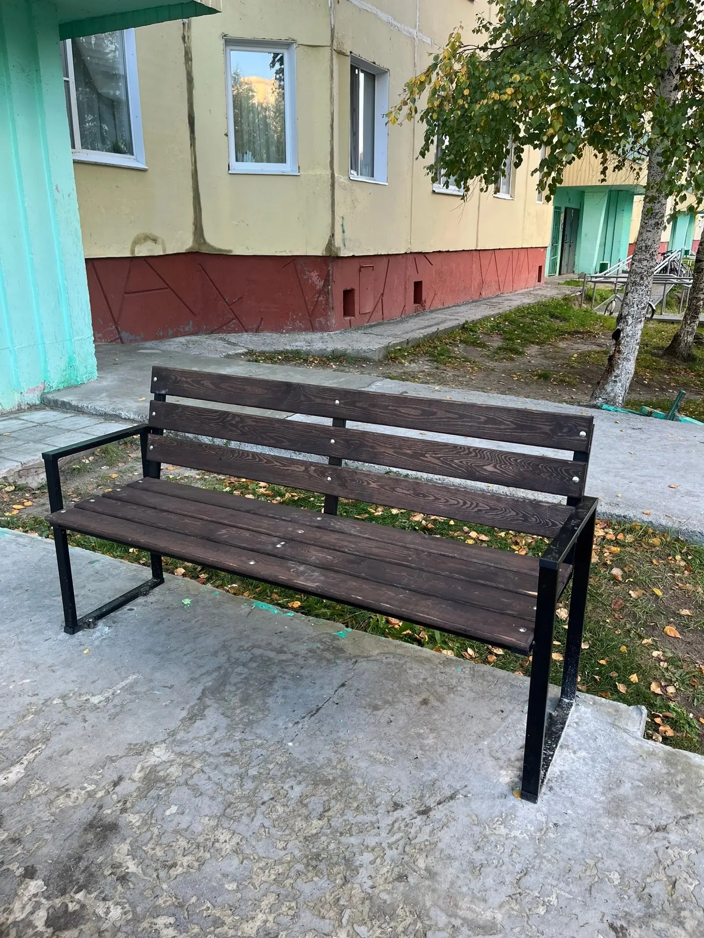 На днях был пост-просьба поменять лавочки на парковой 1.