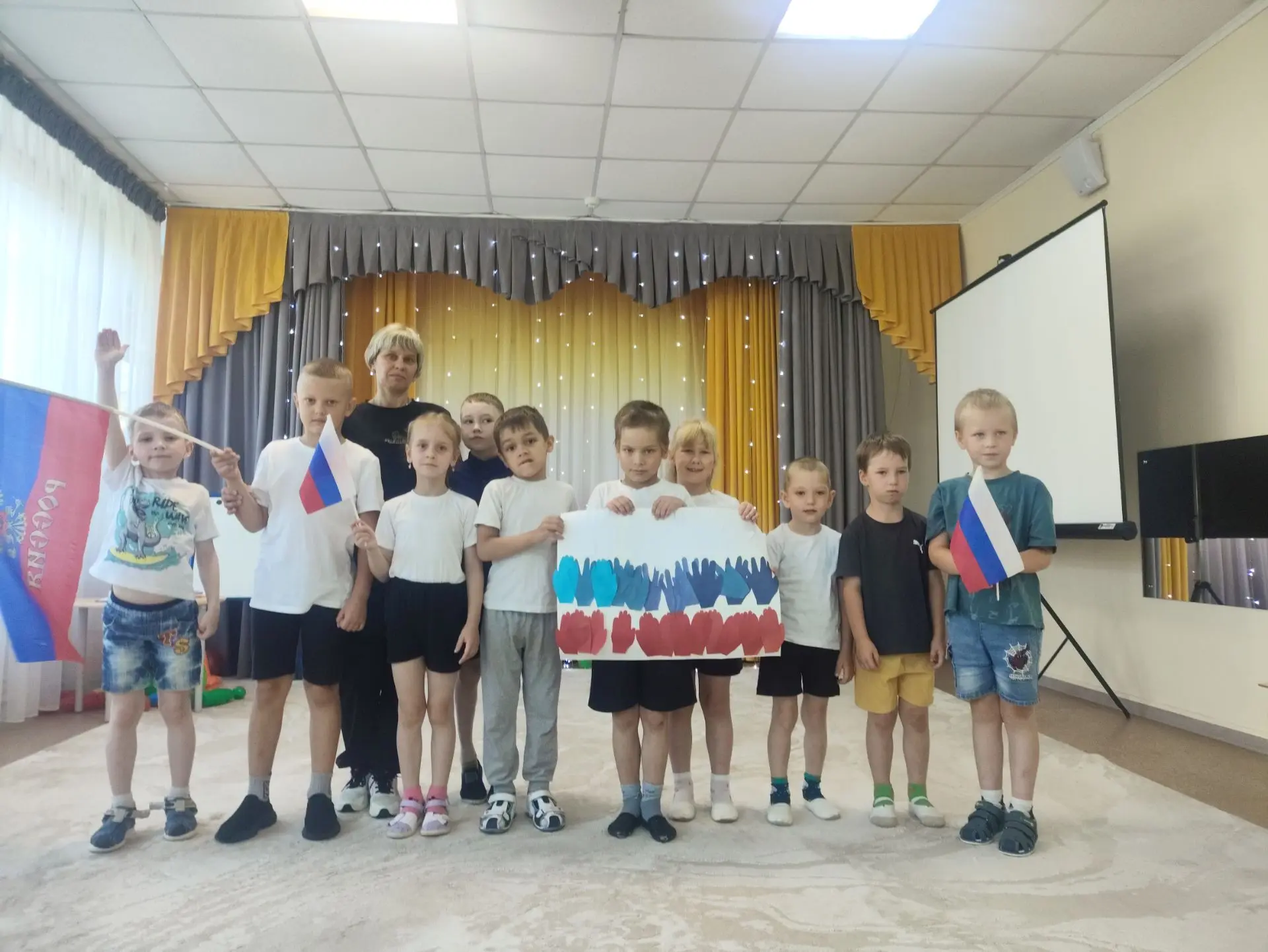 🇷🇺Три цвета объединяют нас всех