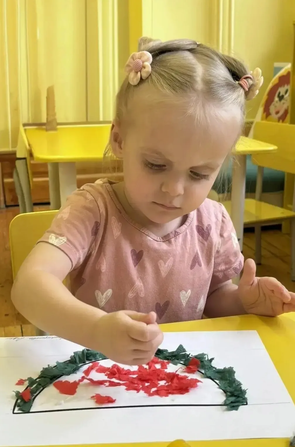 Творческие шедевры малышей! В младшей группе началась активная творческая деятельность....