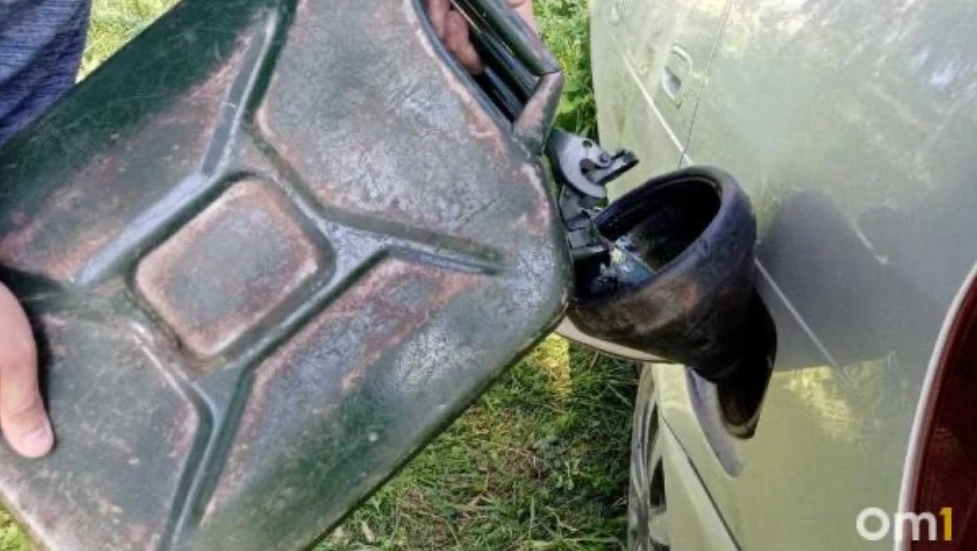 🚗В Омской области запретят продавать бензин несовершеннолетним